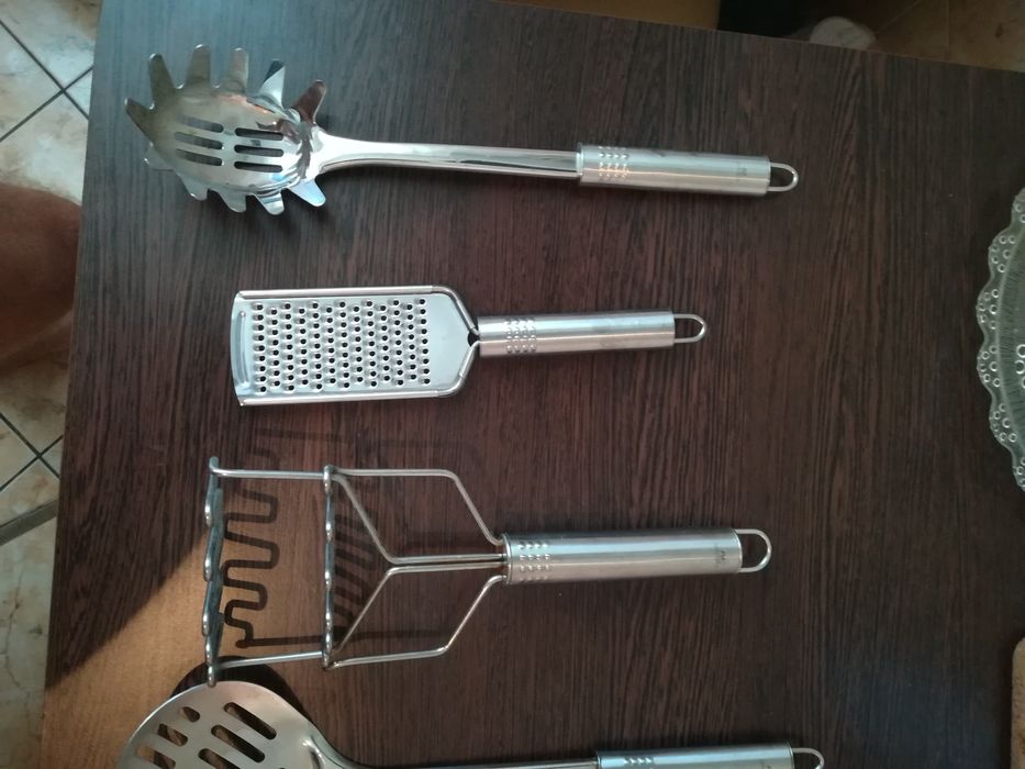 Set ustensile bucatarie