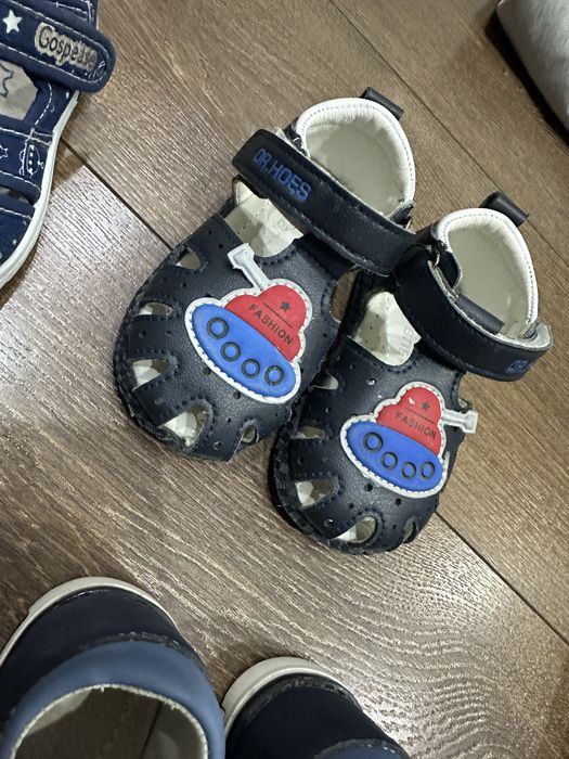 Продам детские вещи