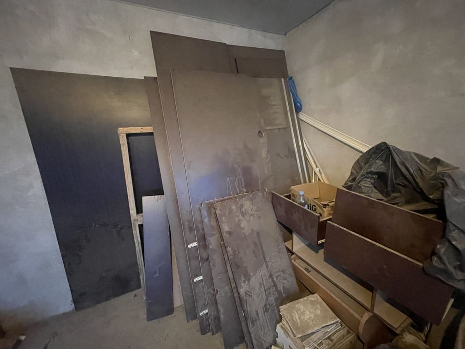 Большой шкаф для одежды