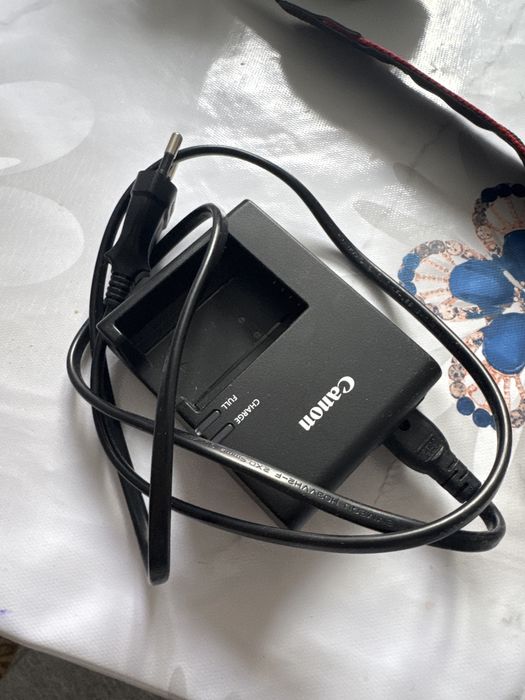 Canon EOS 2000D с гарантией