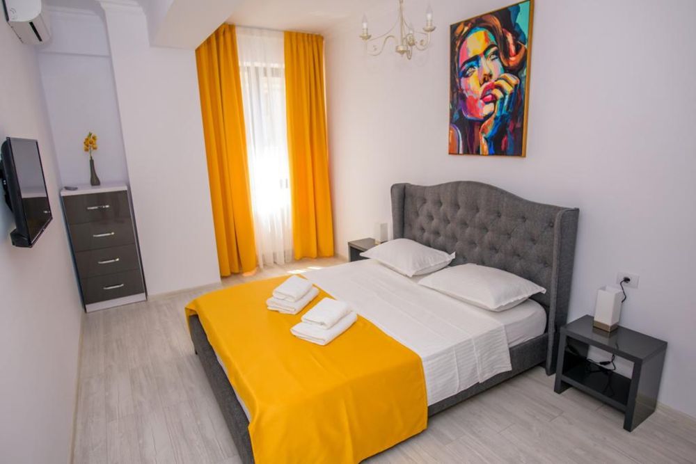 PROPRIETAR - Mamaia central Solid Recidence