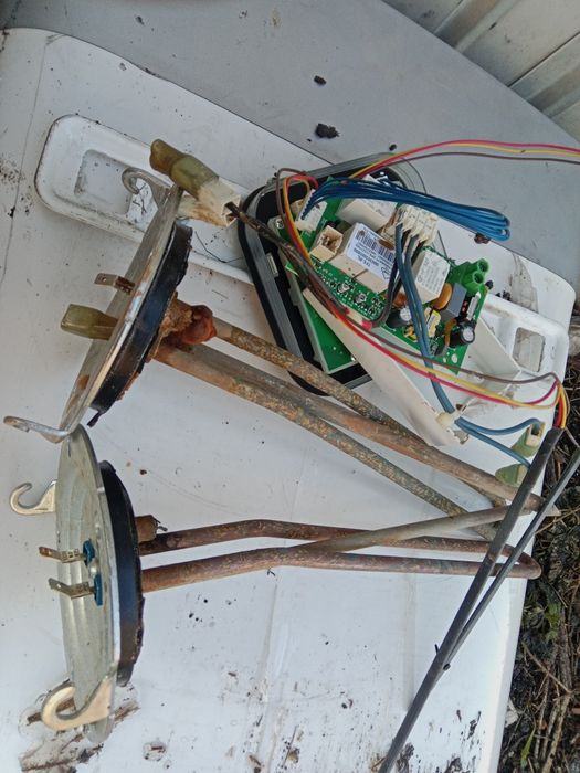 Водонагреватель Аристон . ТЭН  и элекроника