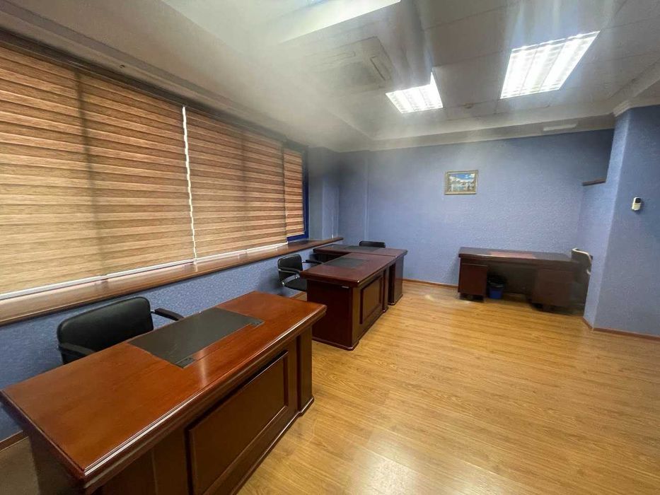 Офис 25м с ремонтом и мебелью на ул.Бабура,напротив РУВД Яккасарай(ЛА)