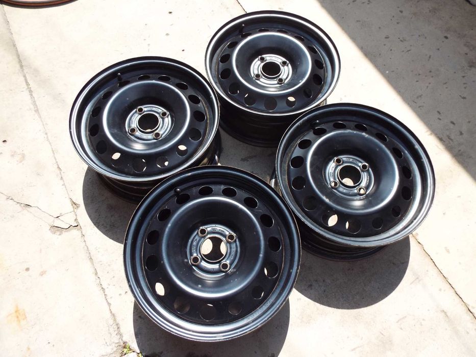 vand 4 jante pe 16" originale ford ecosport + piulite , merg si pe  B-MAX,fiesta pret 1000ron toate4