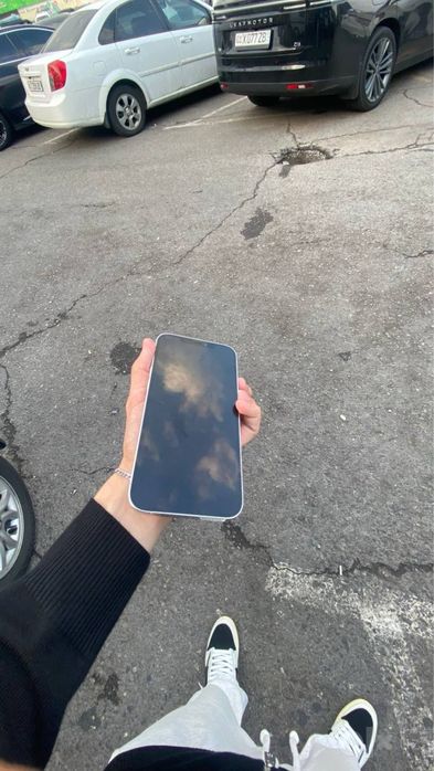 Iphone 12 max oq holati yaxshi