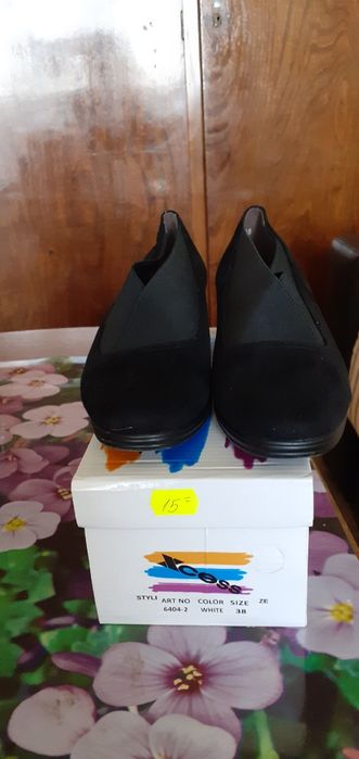 Продавам дамски обувки