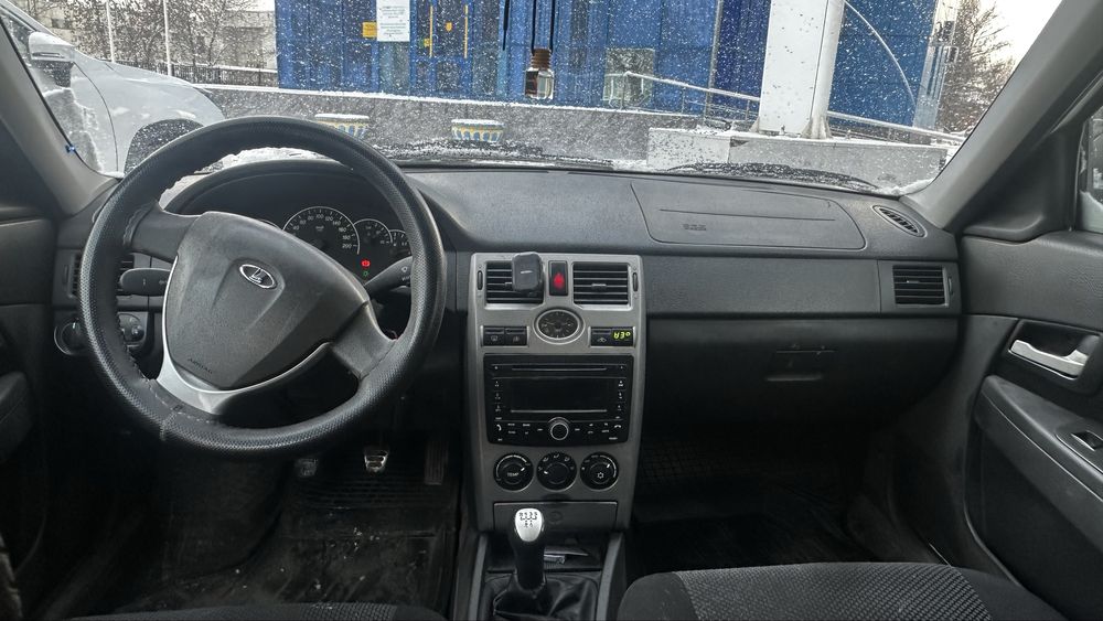 Продам приору уриверсал