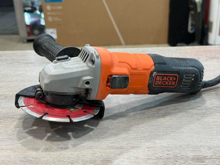 Ъглошлайф Black & Decker BEG010 710W