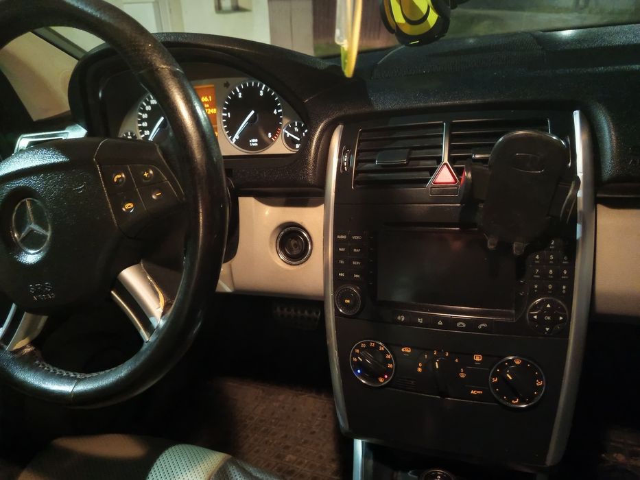 Mercedes b class 200