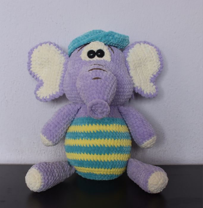 Плюшено бебе слонче