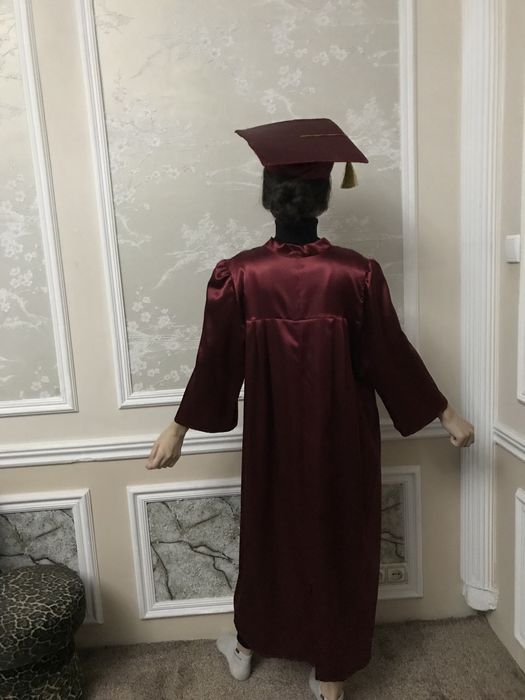 Мантия ( bitiruv oqshomi uchun mantiya)