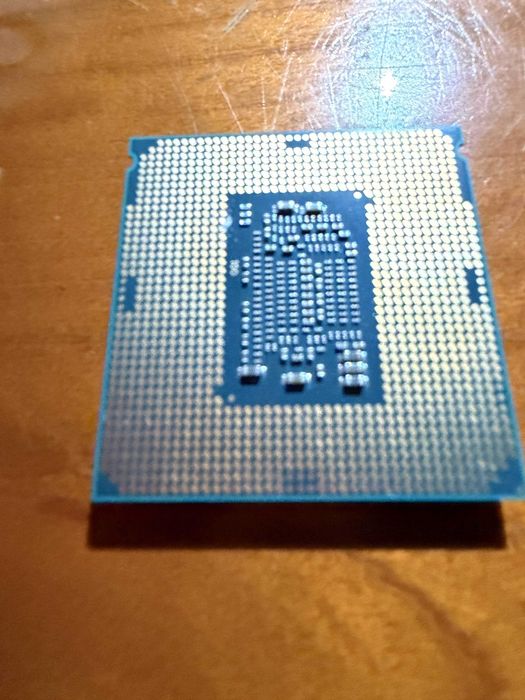 Procesor Intel Core I3-8100 + Cooler