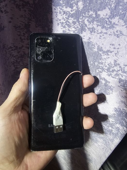 Продам телефон Самсунг с 10 лайт