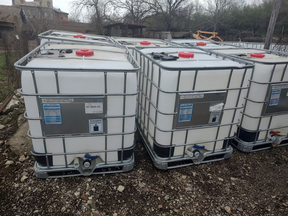 Цистерна-бодон 1000л. Ползвани само веднъж, неразличими от нови.