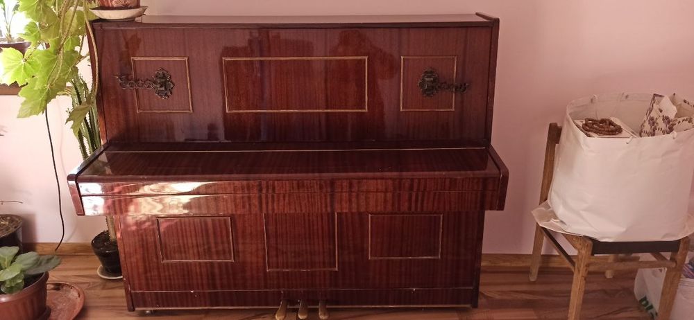 Продаётся пианино