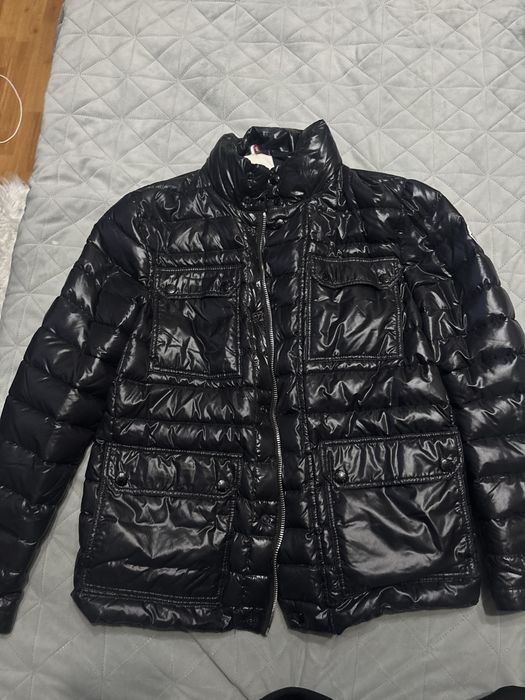Geacă Matlasată Neagră Moncler – Mărimea 42