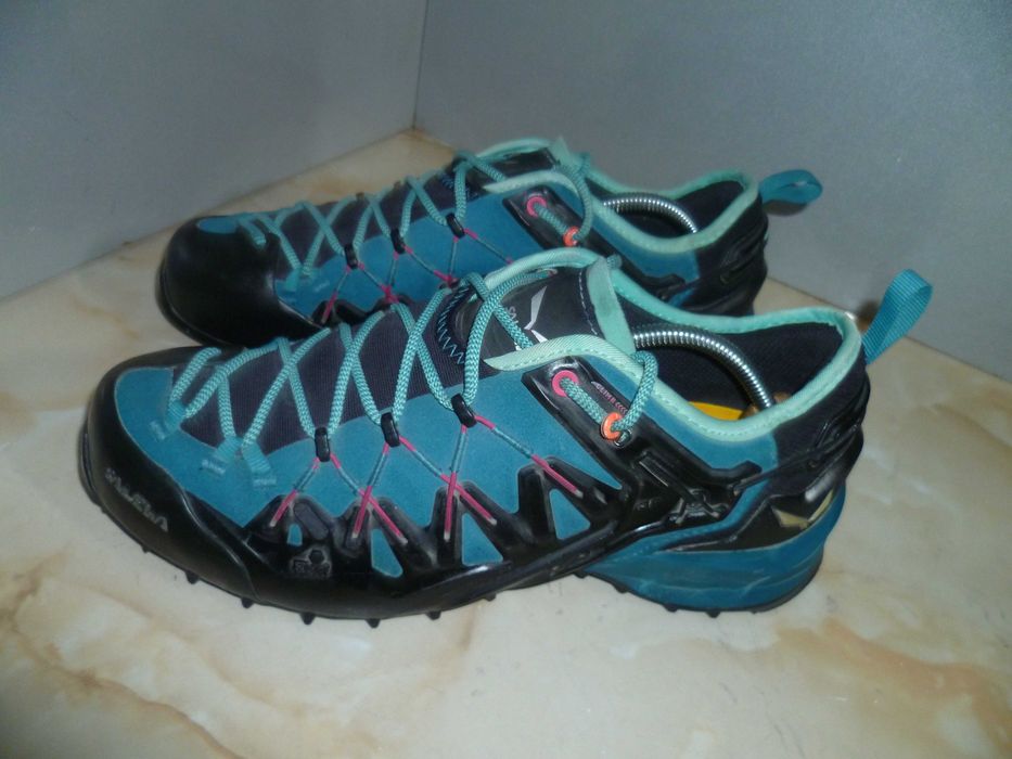 SALEWA туристически обувки №40