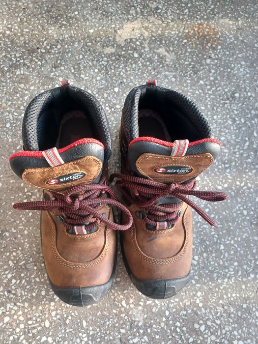 Bocanci cofra si sixton