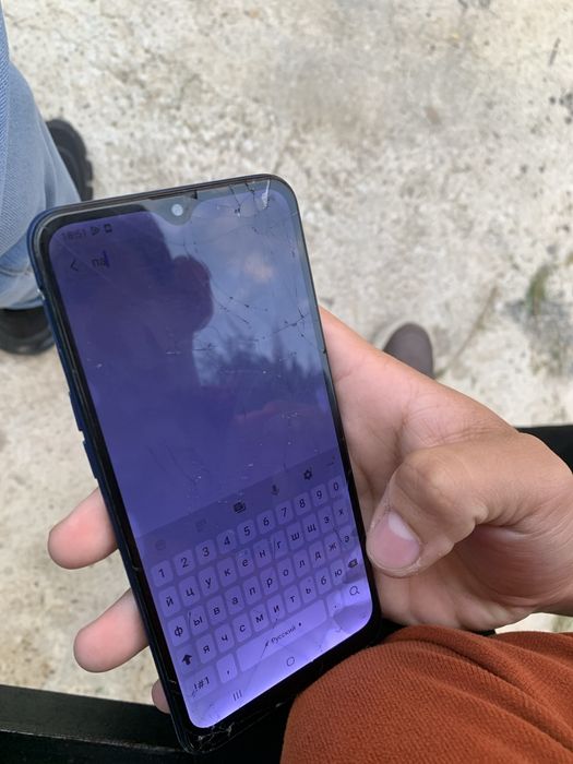 Samsung.  A10s arxini kelishamiz