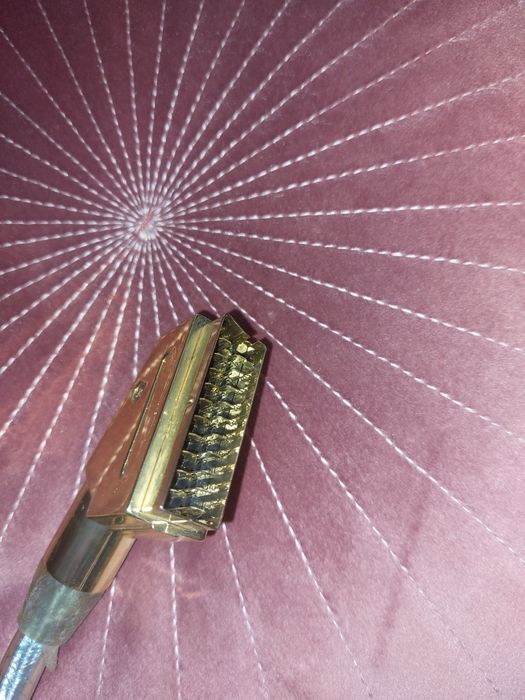 Различни кабели и зарядни