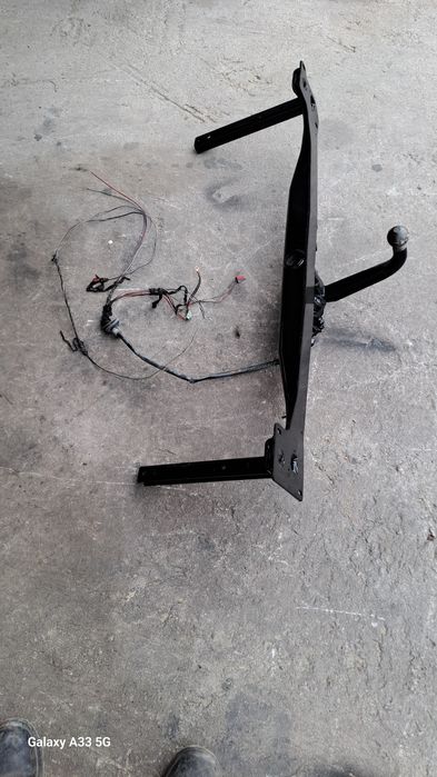 Теглич Оригинален за Ауди А6 Ц4/ Audi A6  C4 комби