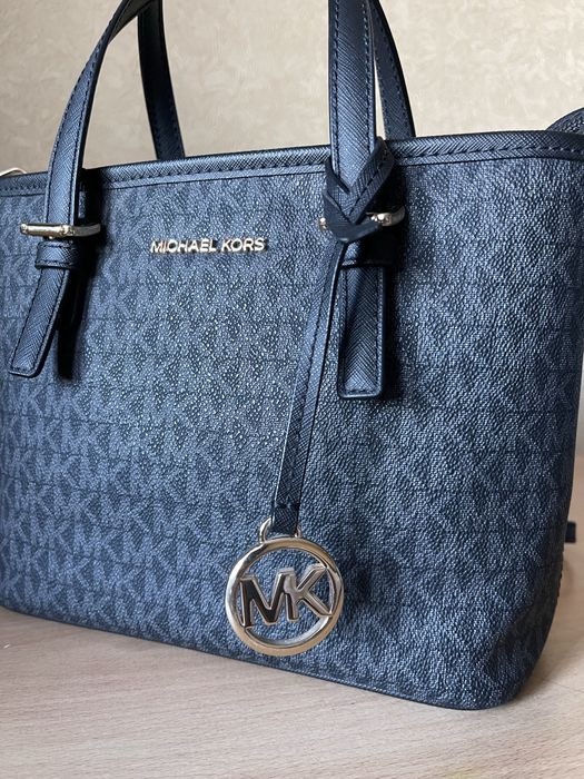 Продам сумку Michael Kors