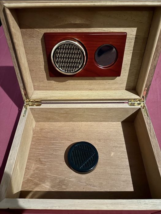Humidor lemn cires