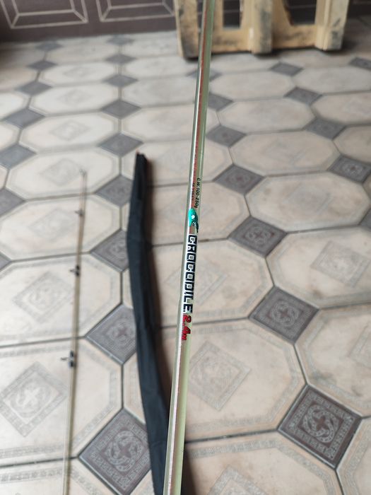 Срочно продам спиннинг крокодил 2.40