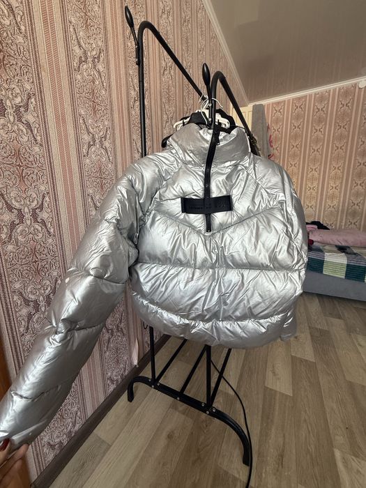 Продам куртку 3000 тг