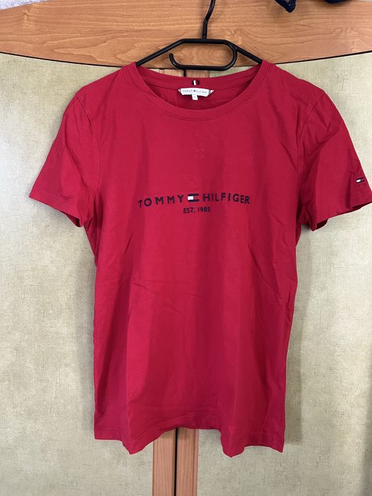 Дамски тениски Tommy Hilfiger и Guess