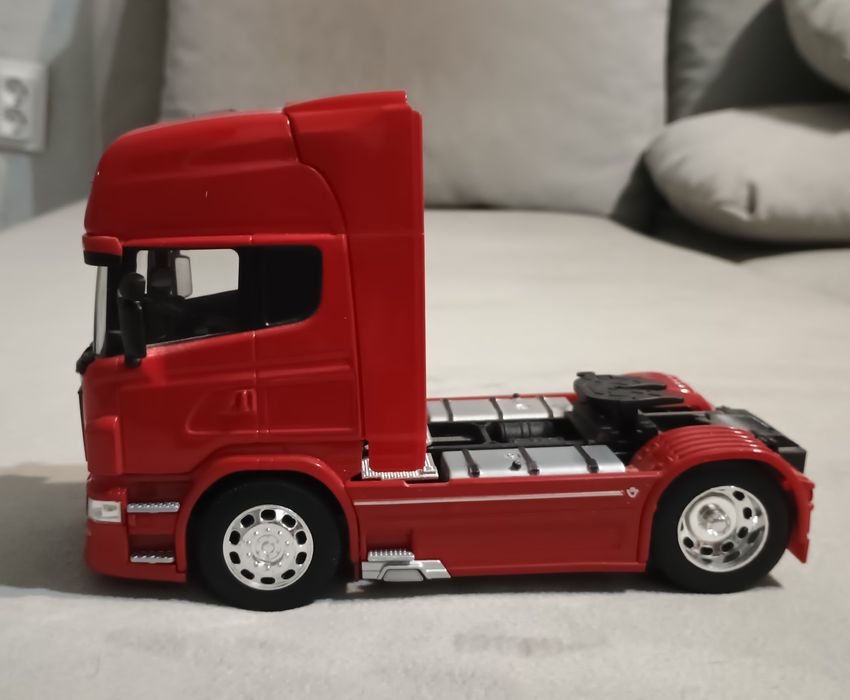 Scania R730 1/32 моделче/играчка