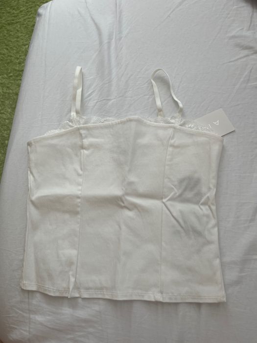 Бял потник с тънки презрамки