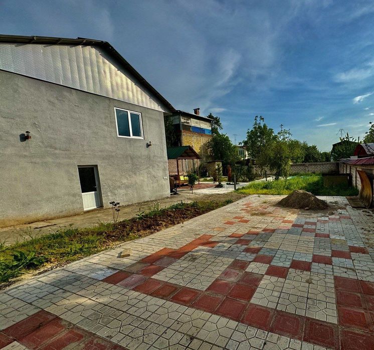 Uy sotiladi nabahor dacha