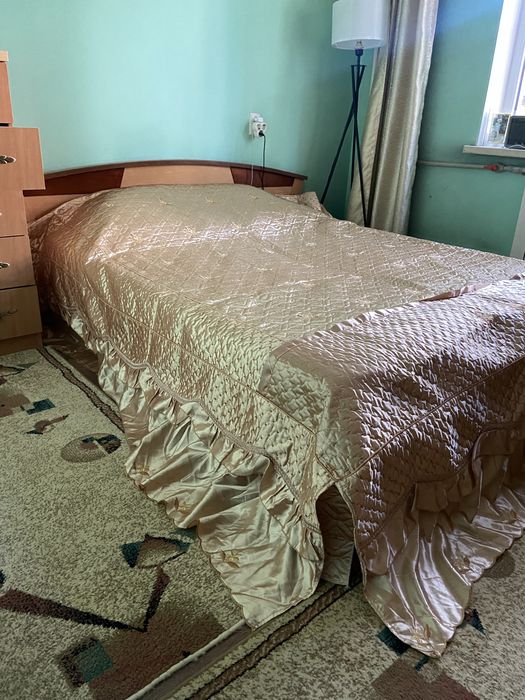 Покрывало на кровать 220×180 см, стёганое, с вышивкой
