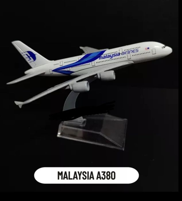 Macheta jucarie metalica avion scara 1:400, noi