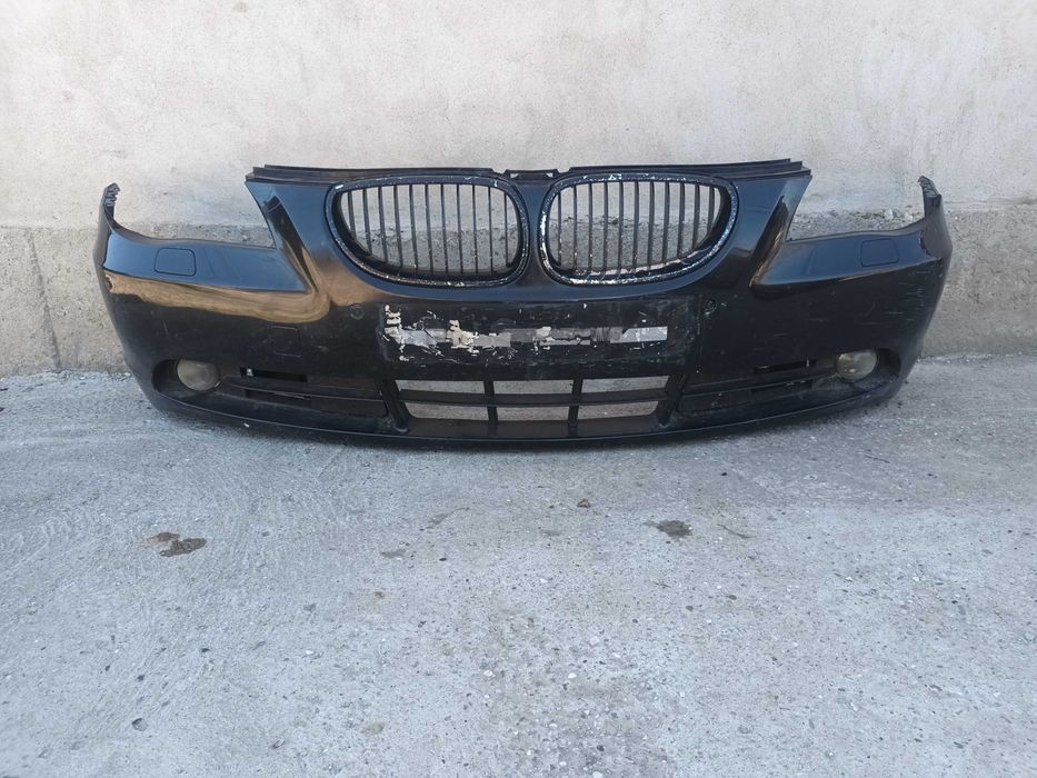 предна броня за бмв Е60 Е61 с масла решетки / бъбреци / халогени BMW E60 E61