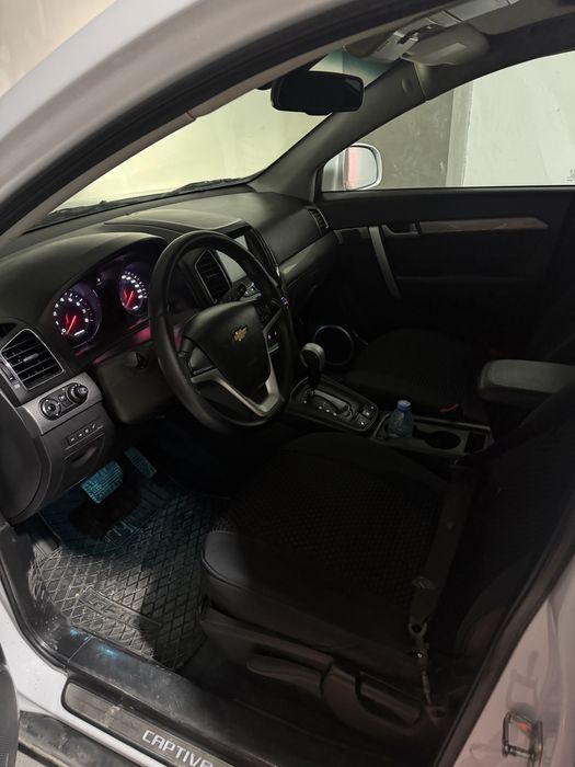 Kaptiva 4 2.4  Holati zor bitta kapotti uchida petno bor