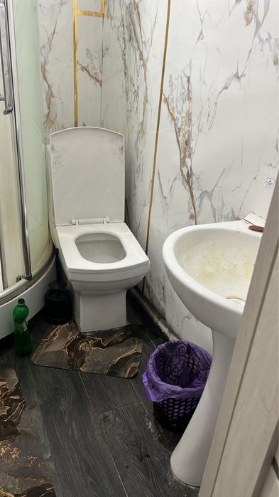 срочно продам унитазы