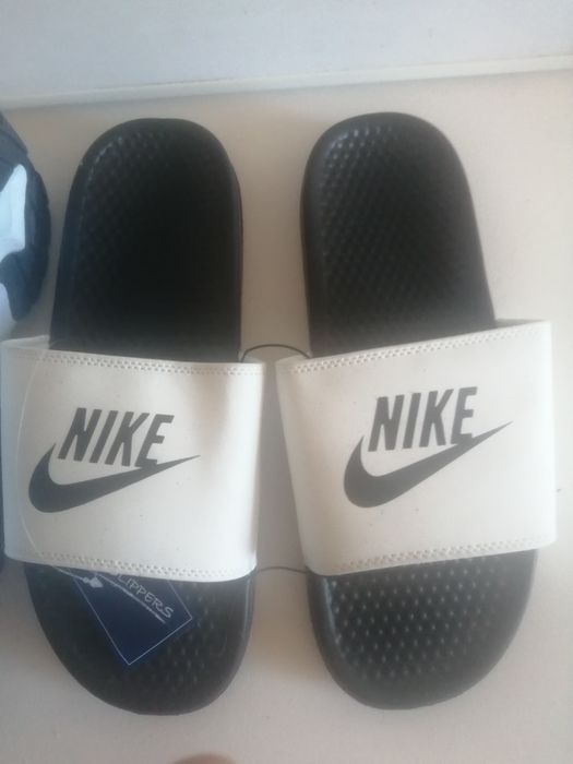 Общо цена чехли, Nike,+маратонки.