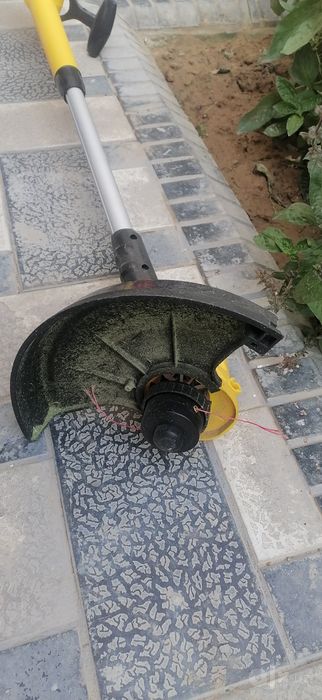 Продаётся электрогазонокосилка триммер с леской