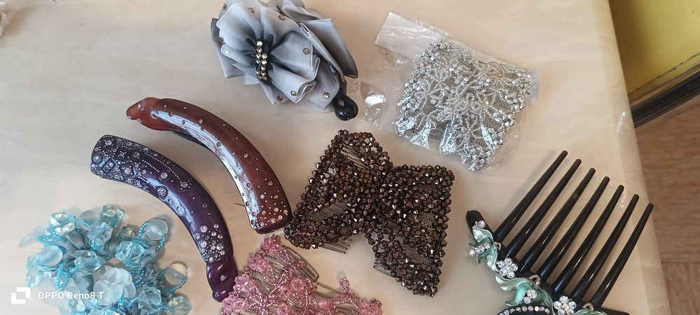 Заколки для волос