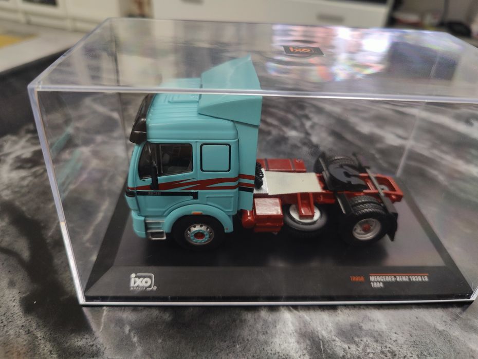 Macheta Mercedes-Benz SK 1838 1:43 ixo