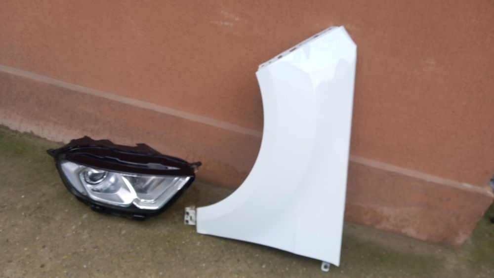 Aripă stg față +far dr xenon adaptiv cu lumini de zi led impecabil ford ecosport 2019-2023