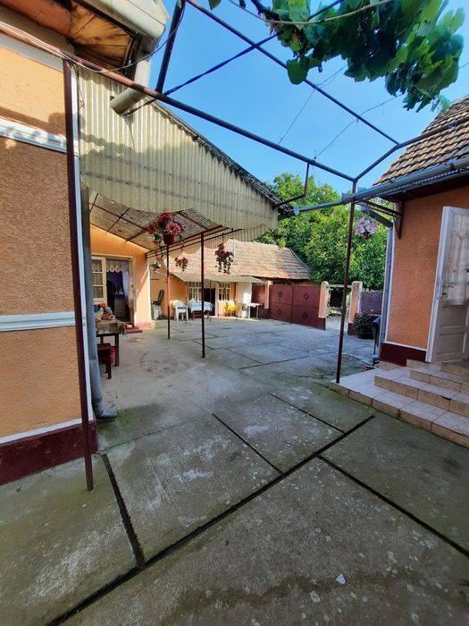 Casă solida din caramida in comuna Șicula jud.Arad