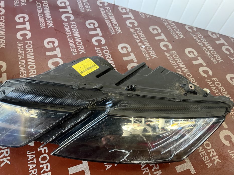 Фар Skoda Octavia 2017-Ляв