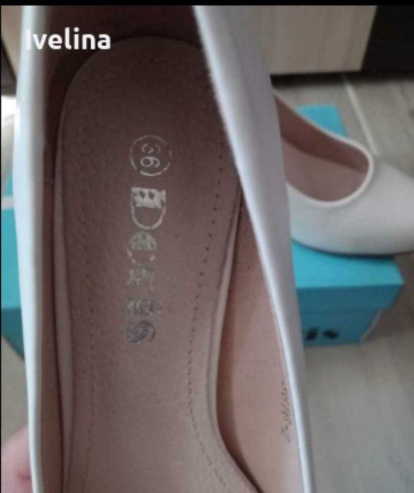 Дамски бели обувки на ток