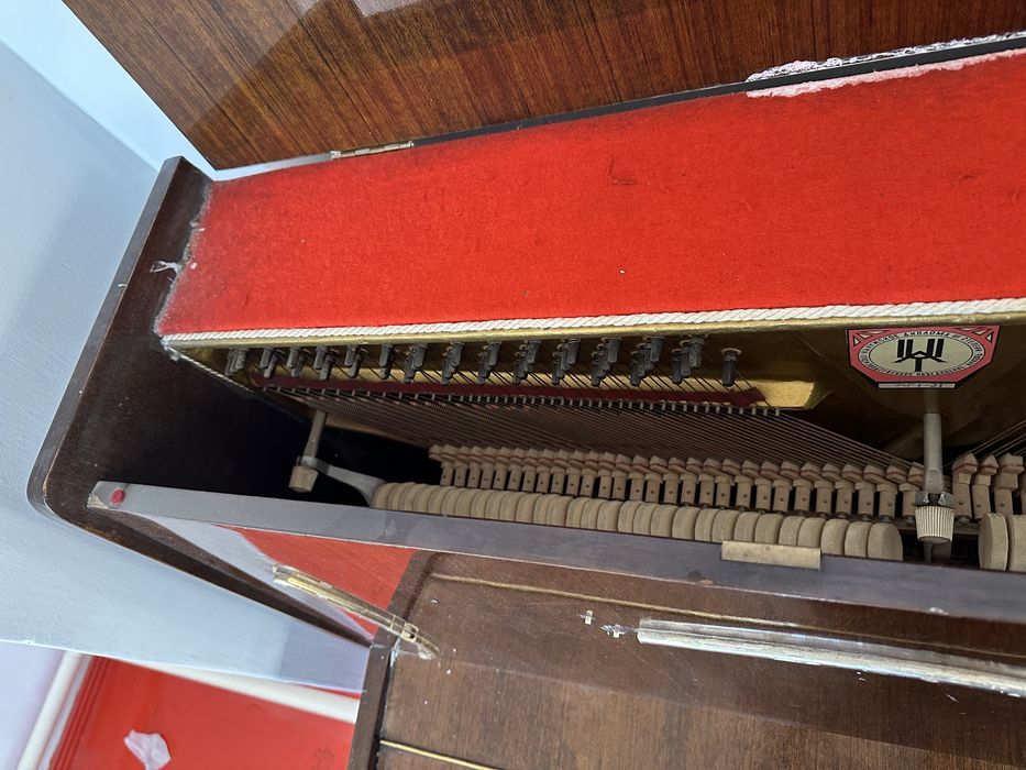 Фортепиано, хорошо работает