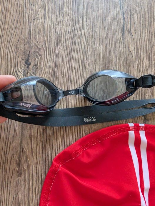 Очки для плавания, шапочки для плавания