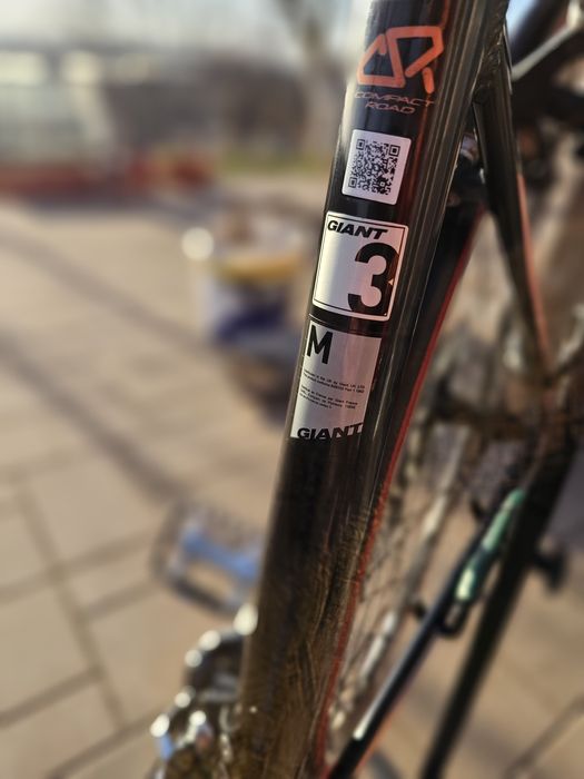 Cursiera Giant Contend, cadru aluminiu.