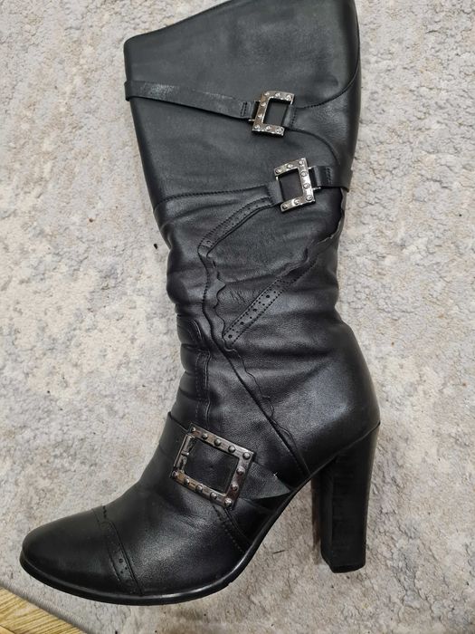 Зимние женские сапоги